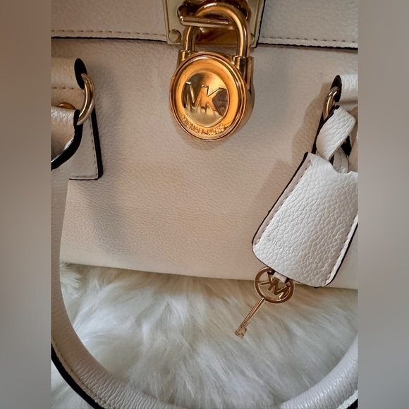 Hamilton Elegant Cream Medium Leather Satchel with Gold Accents hard wear - Picture 7 of 14